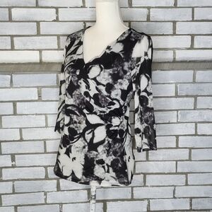 • Coldwater Creek Women's 3/4 Sleeve Floral V-Neck Blouse Sz Small Black & White